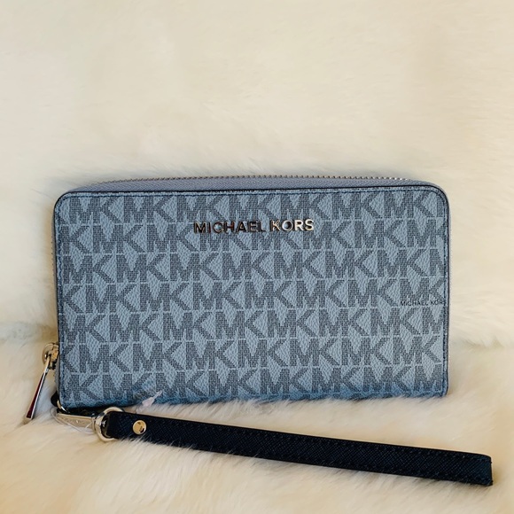 Michael Kors Jet Set Travel LG Flat Wristlet - Picture 1 of 6
